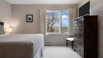 2 bedrooms, iron/ironing board, travel crib, WiFi