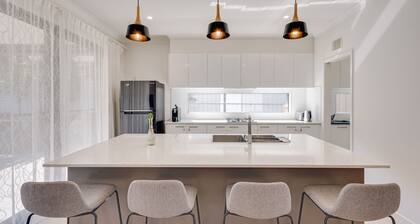 StayAU Newly Cozy Holiday House Tarneit