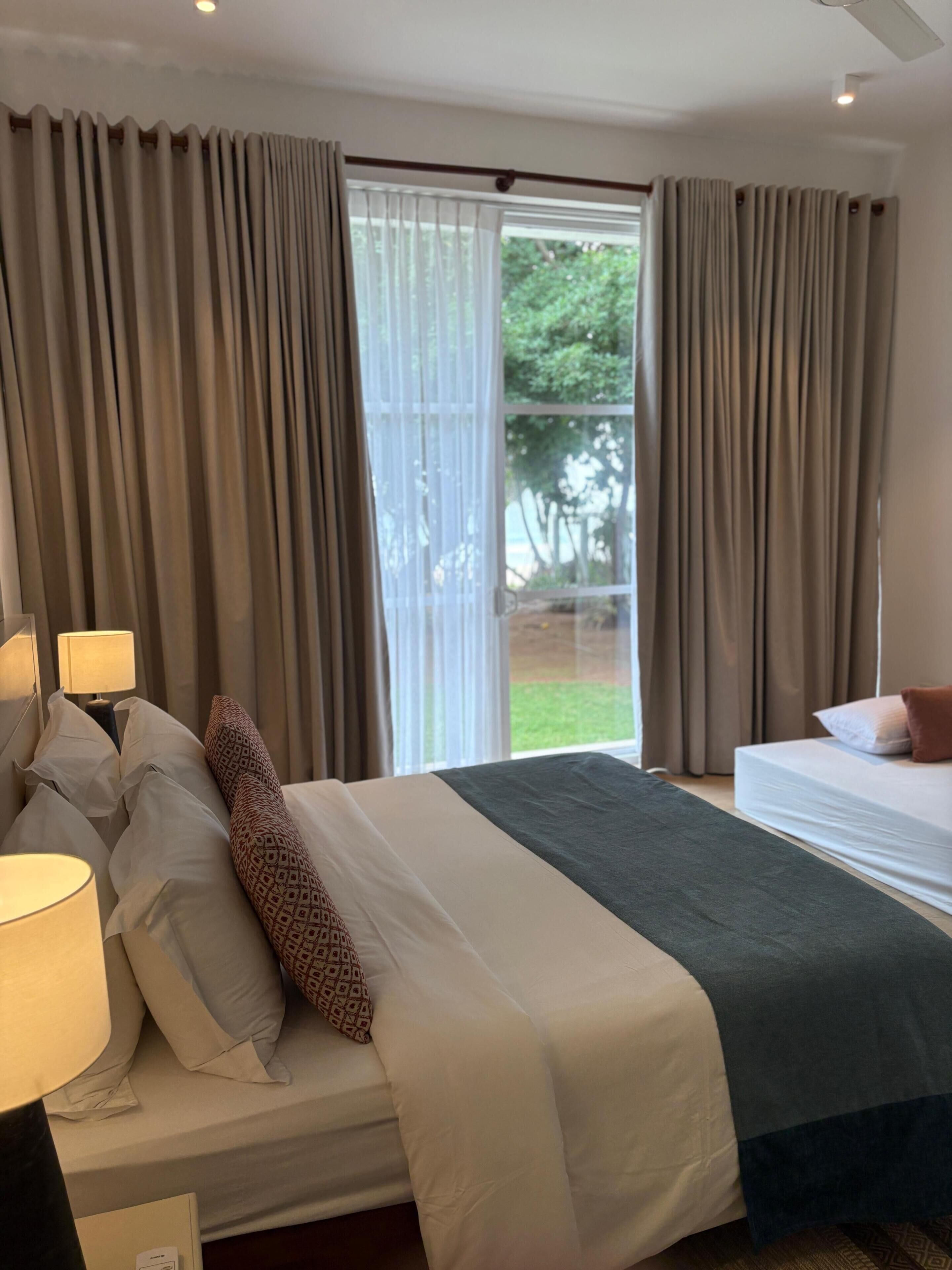 Dobbeltrom – deluxe, strandutsikt | Skrivebord, lydisolert, strykejern/-brett og wi-fi (inkludert)