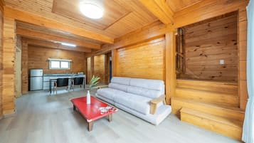 Basic Room, 4 Bedrooms (byeolgwan 3) | 2 bedrooms, free WiFi