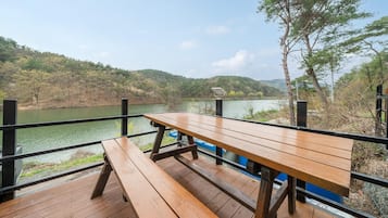 Basic Room, 4 Bedrooms (byeolgwan 1) | 2 bedrooms, free WiFi