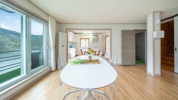 ๋ฒ ์ด์ง๋ฃธ, ์นจ์ค 4๊ฐ (byeolgwan 1) | 2 ๊ฐ์ ์นจ์ค, ๋ฌด๋ฃ WiFi