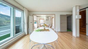 Basic Room, 4 Bedrooms (byeolgwan 1) | 2 bedrooms, free WiFi