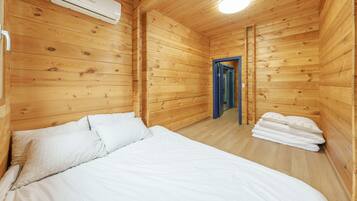 Basic Room, 4 Bedrooms (byeolgwan 3) | 2 bedrooms, free WiFi