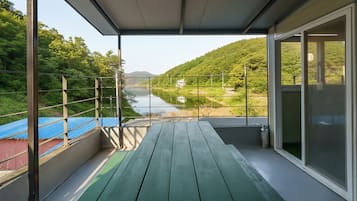 Basic Room, 4 Bedrooms (byeolgwan 2) | 2 bedrooms, free WiFi