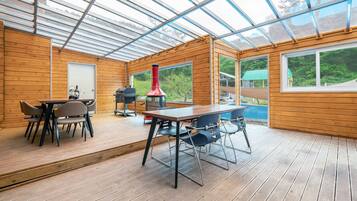 Basic Room, 4 Bedrooms (byeolgwan 3) | 2 bedrooms, free WiFi