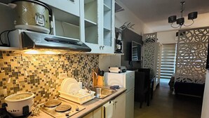 Comfort Apartment | Private kitchen - Taguig near Bgc  1bedroom with  Balcony (Taguig)