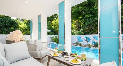 pool villa Sanrriott Okinawa Motobu