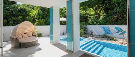 Outdoor pool, a heated pool