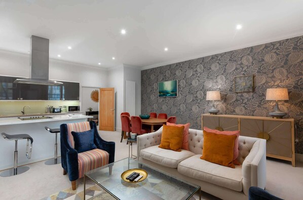 Fernseher, Kamin, Arbeitsbereiche