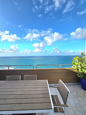Outdoor dining - Oceanview 3-Bedroom Penthouse on Condado Beach - with Open Terrace (San Juan)