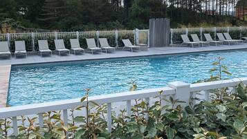 Piscine extérieure, piscine chauffée