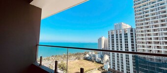 เอฟแอลซี ซี ทาวเวอร์ กวีเญิน ซีวิว อพาร์ตเมนต์