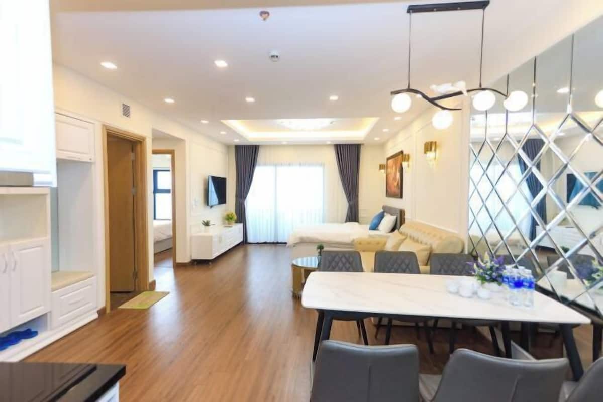 3 bedrooms, hypo-allergenic bedding, individually furnished, desk