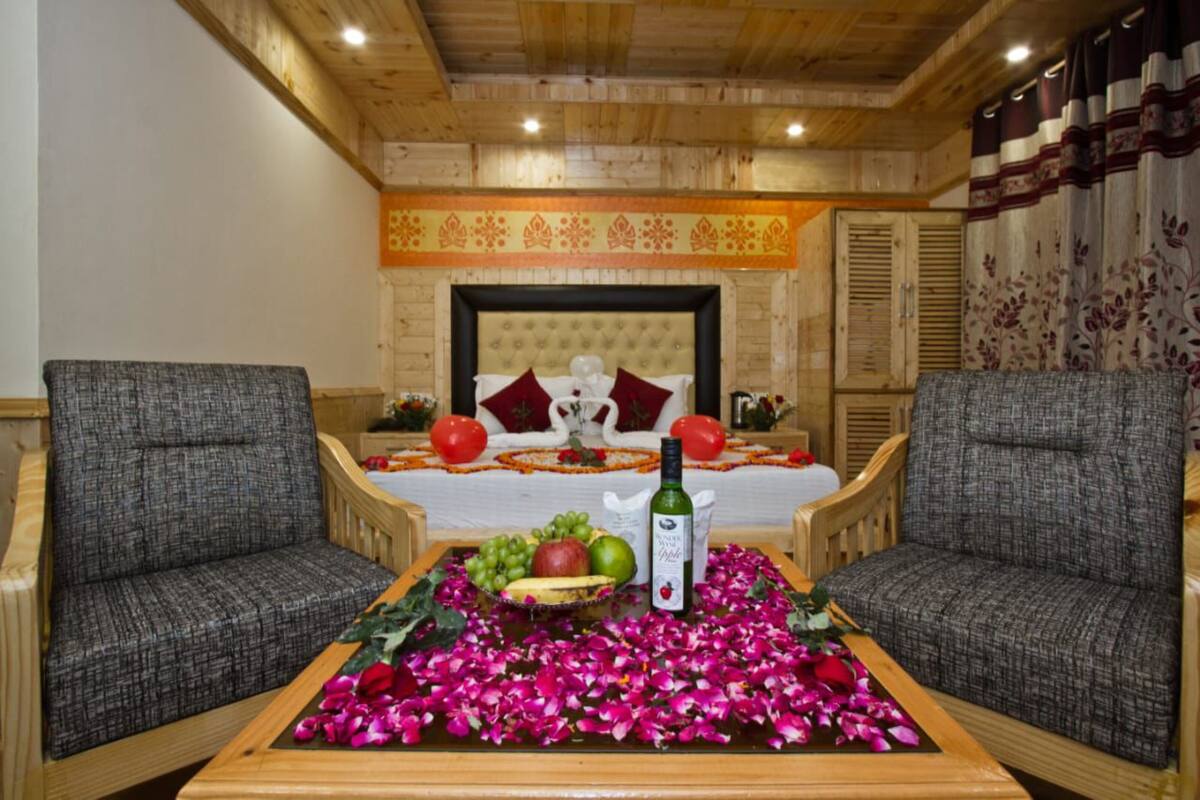 Luxury Double Room | WiFi (free), bed sheets