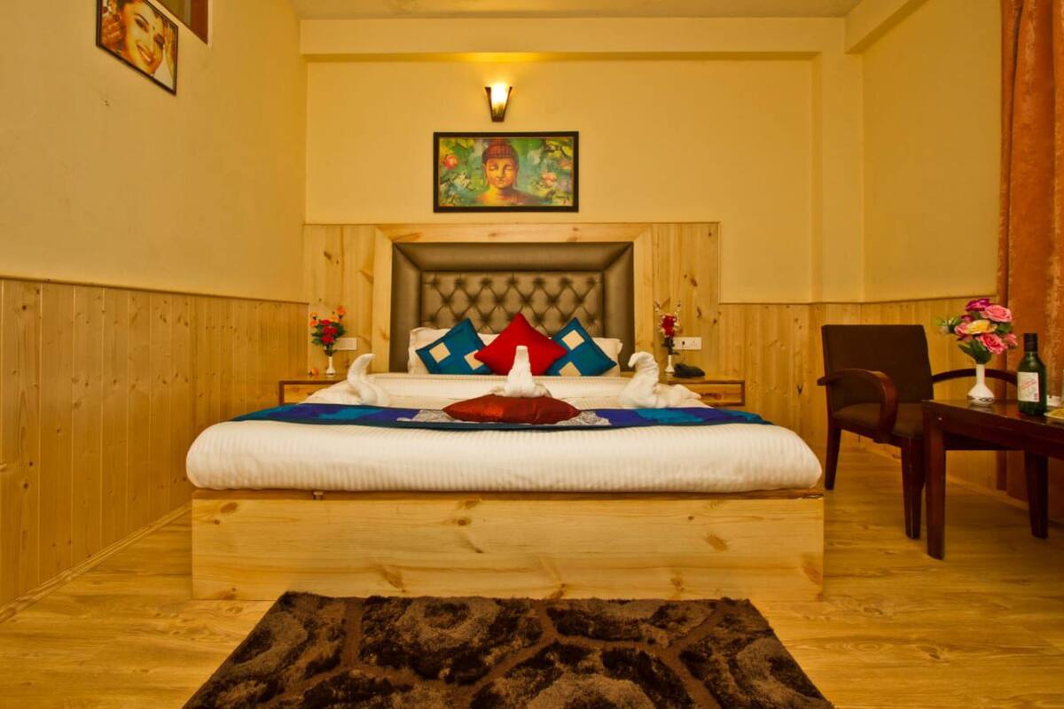 Deluxe Double Room | WiFi (free), bed sheets