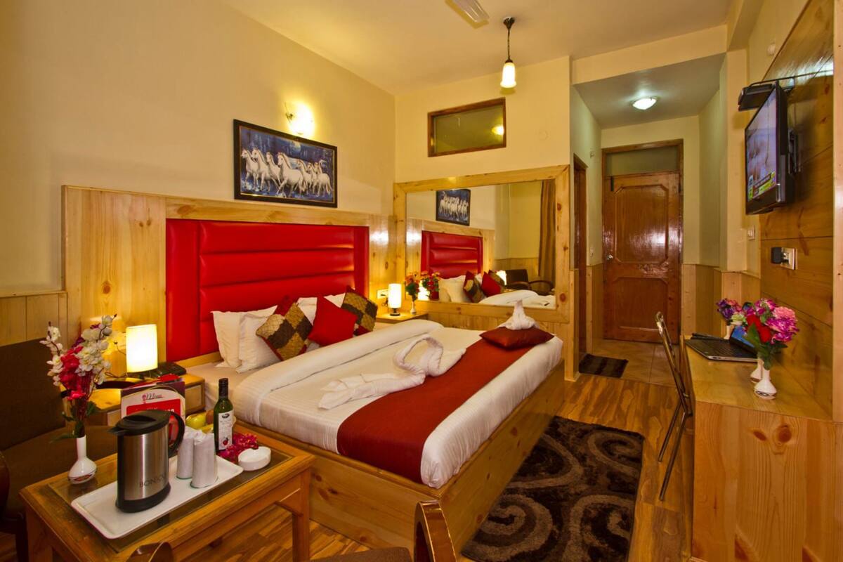Superior Double Room | WiFi (free), bed sheets