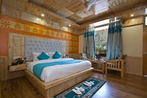 Luxury Double Room | Free WiFi, bed sheets - Goroomgo New Harmony Inn Manali (Manali)