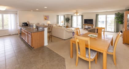 Seaside Condo in Sandbridge 2 bd/1.5 bath