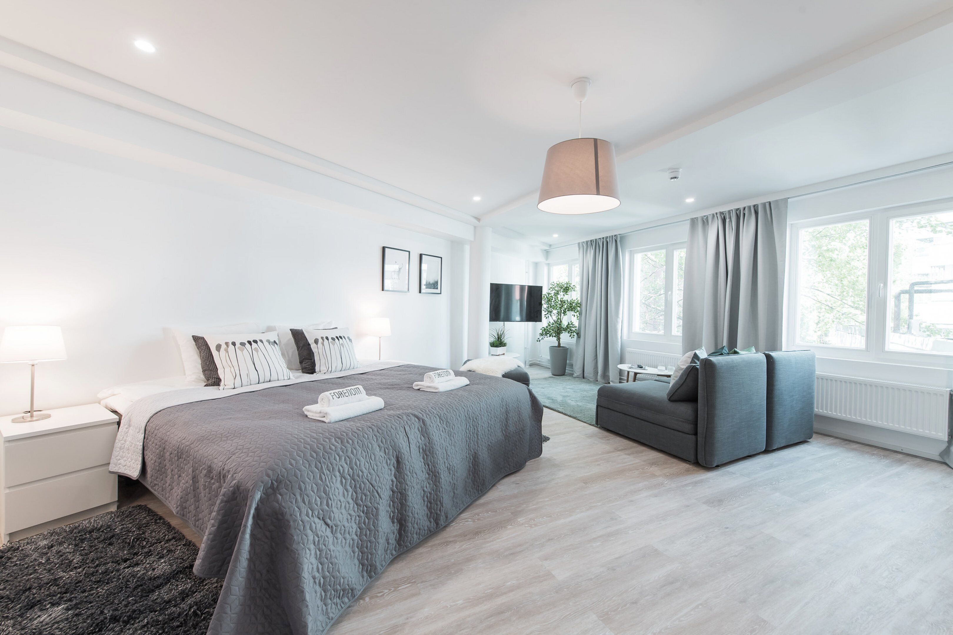 City studio | Een strijkplank/strijkijzer, gratis wifi