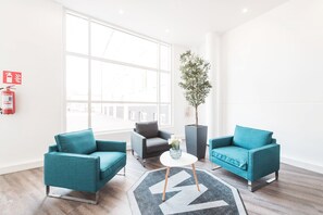 城市开间 | 熨斗/熨衣板、免费 WiFi