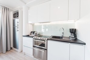 经典开间 | 私人厨房 | 大冰箱、微波炉、烤箱、炉灶