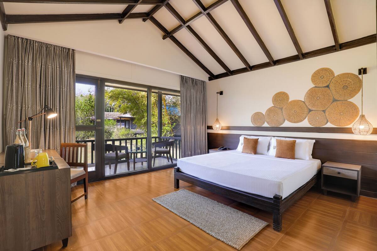 Deluxe King Cottage | Brankas, meja kerja, tirai kedap cahaya, dan kedap suara