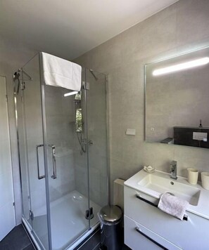 Chuveiro, secador de cabelo