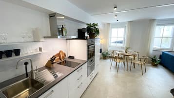 Kühlschrank, Ofen, Geschirrspüler, Toaster