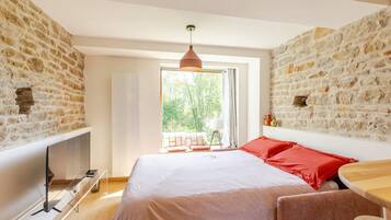 1 bedroom, WiFi, bed sheets