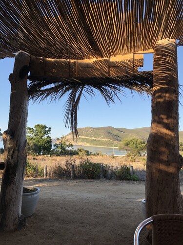 Logement au centre d’une oliveraie a l’étage d’une villa, vallée du Regino 