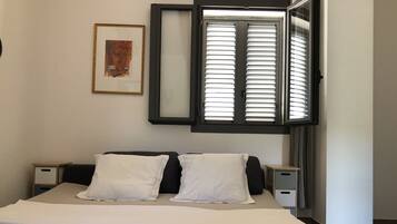 2 chambres, fer et planche à repasser, Wi-Fi, draps fournis