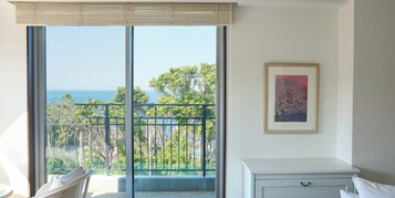 Habitación superior con 2 camas individuales | Vistas del balcón
