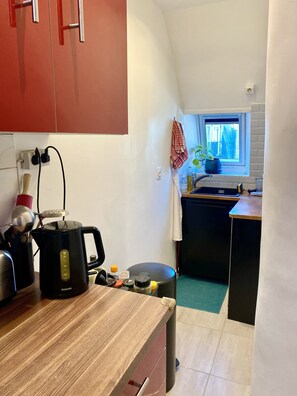 Réfrigérateur, four, plaque de cuisson, lave-vaisselle