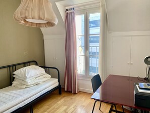 2 chambres, bureau, fer et planche à repasser, Wi-Fi gratuit