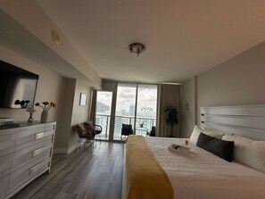 Iron/ironing board, travel crib, WiFi, bed sheets