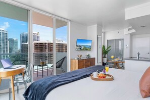 アイロン / アイロン台、旅行用ベビーベッド、WiFi、ベッドシーツ