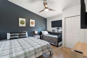 3 bedrooms, iron/ironing board, WiFi, bed sheets - Serene Scottsdale| Golf |Pool| Pickleball| Games (Scottsdale)