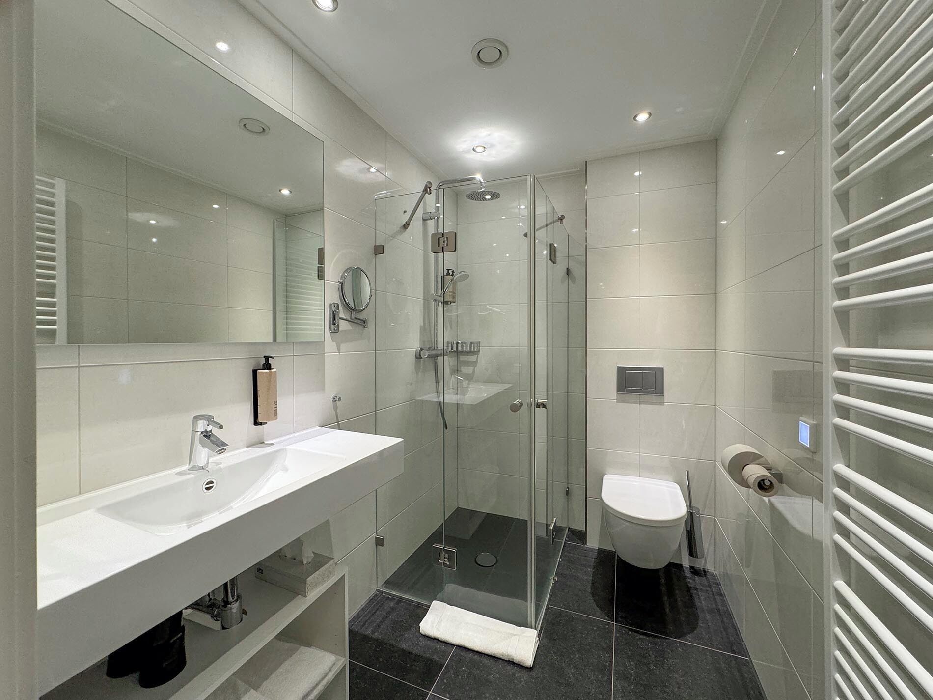 Lägenhet - balkong | Badrum | Hårtork