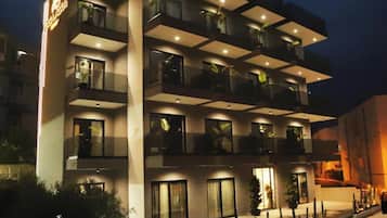 Double Room | Free WiFi, bed sheets