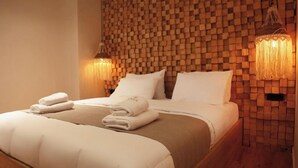 واي فاي مجانًا وملاءات أسرّة