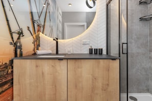 Apartment, 2 Bedrooms, Terrace | Bathroom | Shower, towels - Apartment With Parking by Renters (Gdansk)