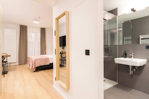 Studio Suite, Balcony