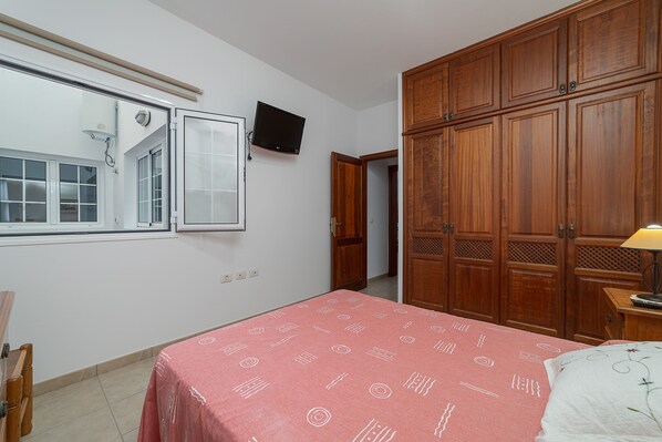 3 Schlafzimmer, Bügeleisen/Bügelbrett, WLAN, Bettwäsche