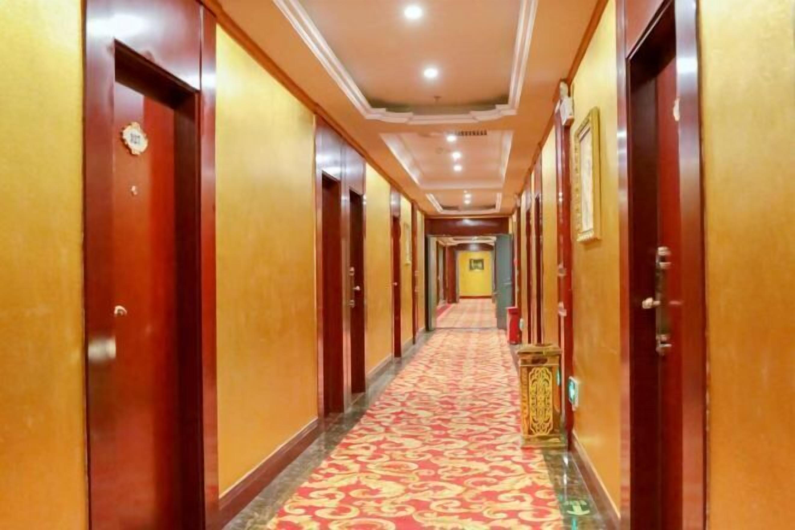 المنشأة من الداخل