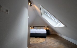 3 bedrooms, bed sheets