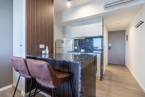 Fridge, microwave, oven, coffee/tea maker