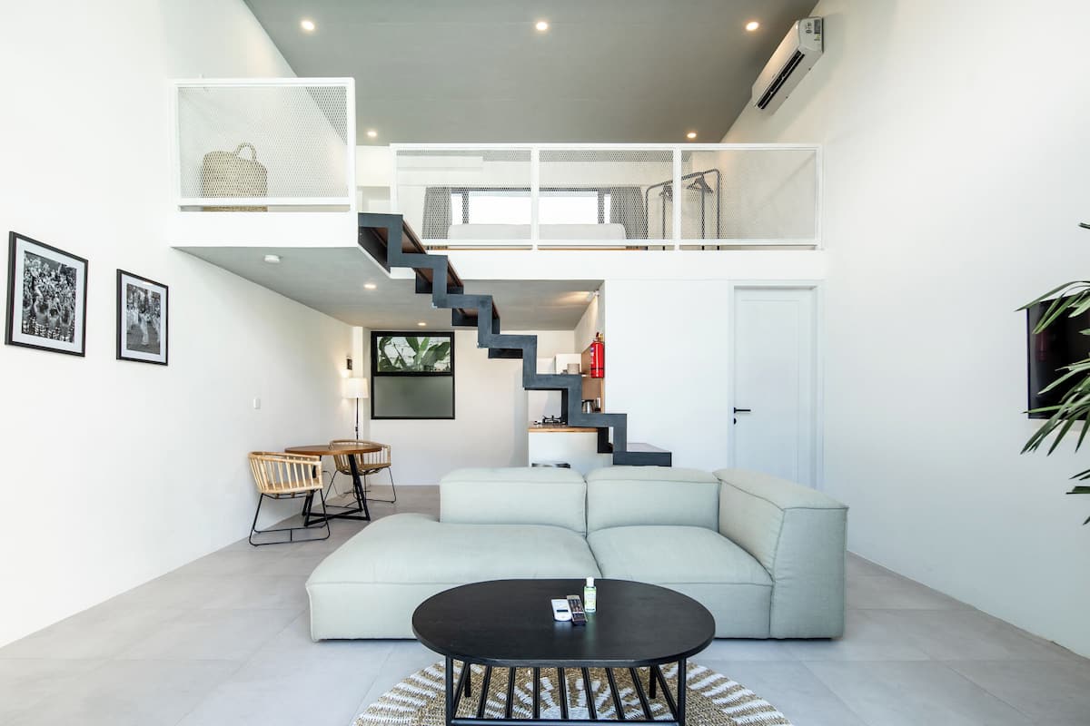 Standard Loft | 1 bedroom, iron/ironing board, free WiFi