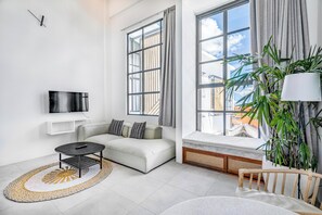 スーペリア ロフト | 1 室のベッドルーム、アイロン / アイロン台、WiFi (無料)