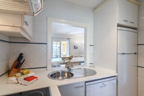 Fridge, microwave, oven, dishwasher